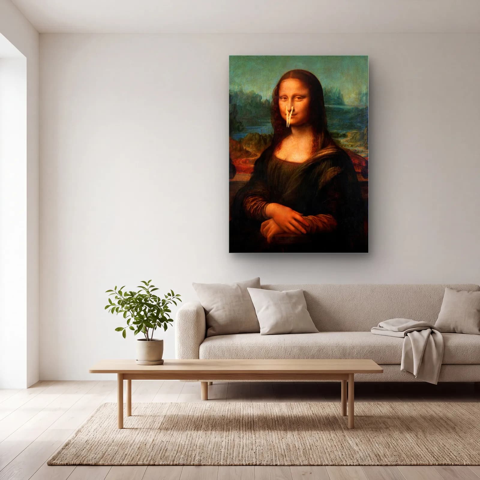 Mandallı Mona Lisa cam tablo — açık renk salonda