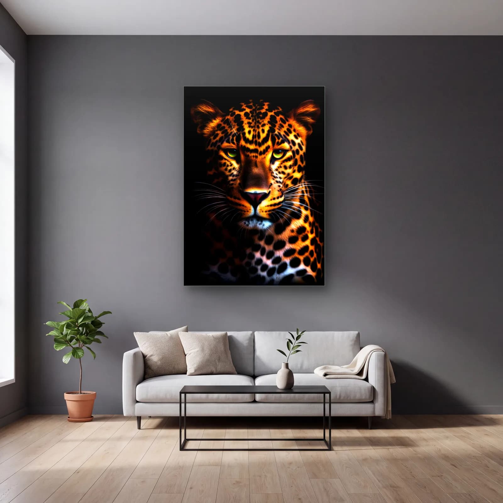 Pembe Benekli Leopar Portresi cam tablo — gri duvarlı salonda