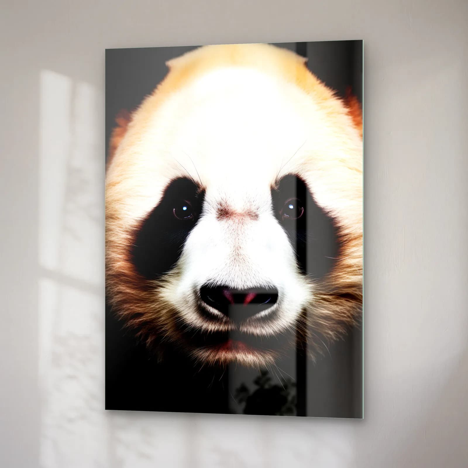 Yakın Plan Panda cam tablo — sağ açıdan görünüm