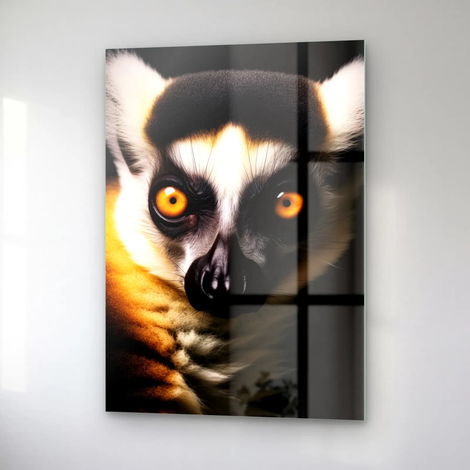 Sarı Gözlü Lemur cam tablo — sağ açıdan görünüm