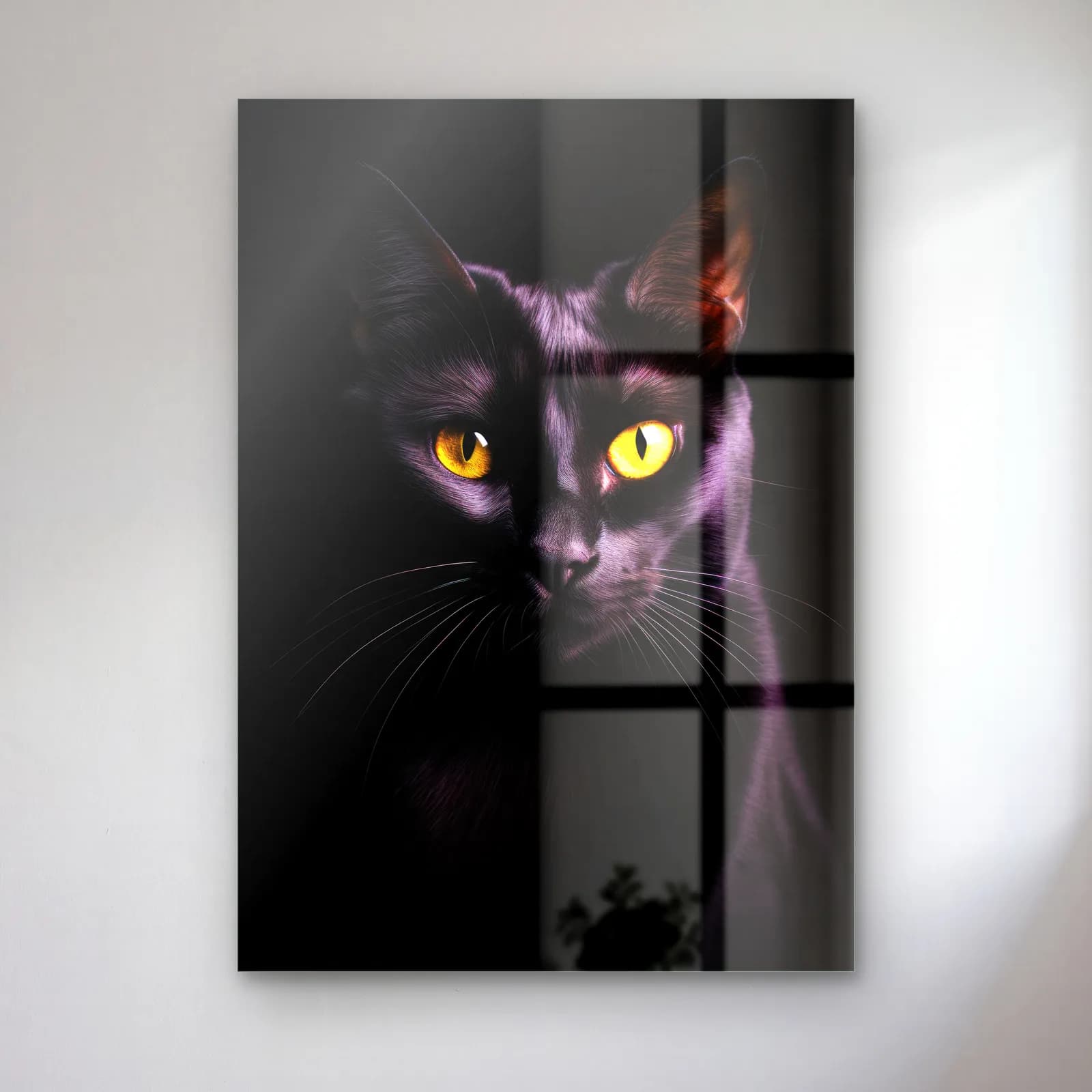 Siyah Kedi Portresi cam tablo — Siyah fonda sarı gözlü siyah kedi