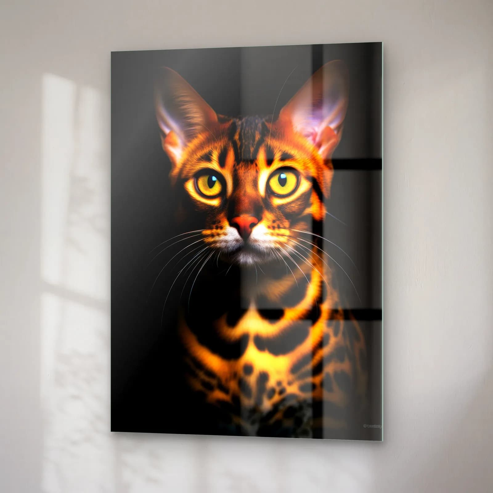 Bengal Kedi Portresi cam tablo — sağ açıdan görünüm