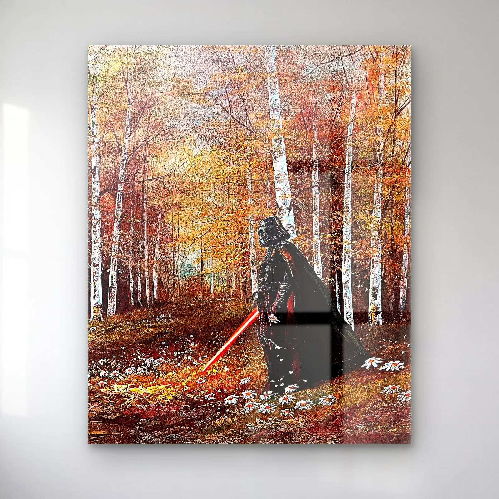Sonbahar Ormanında Darth Vader cam tablo — Sarı yapraklı huş ormanı resminde kırmızı ışın kılıcı tutan Darth Vader