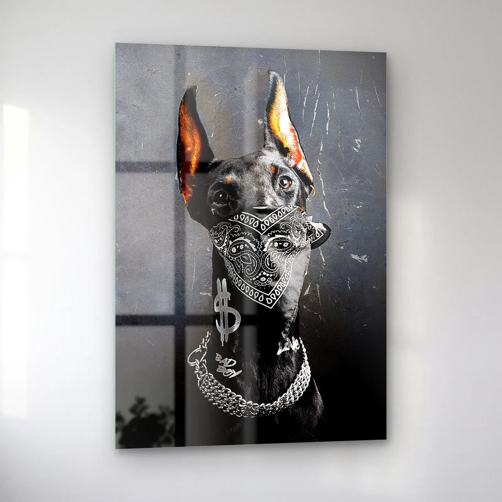 Bandanalı Doberman Portresi cam tablo — sol açıdan görünüm
