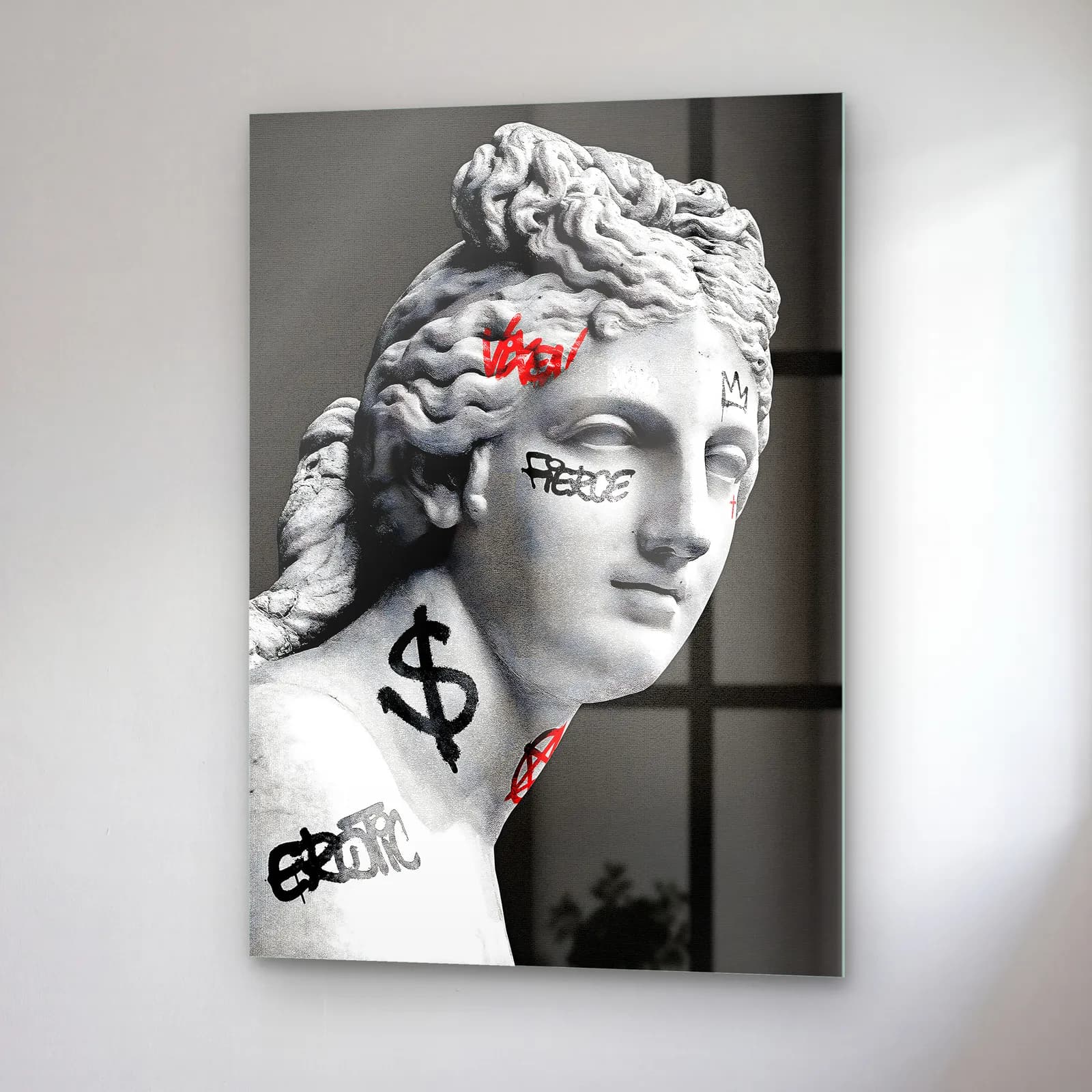 Greed Grafitili Venüs Büstü cam tablo — sağ açıdan görünüm