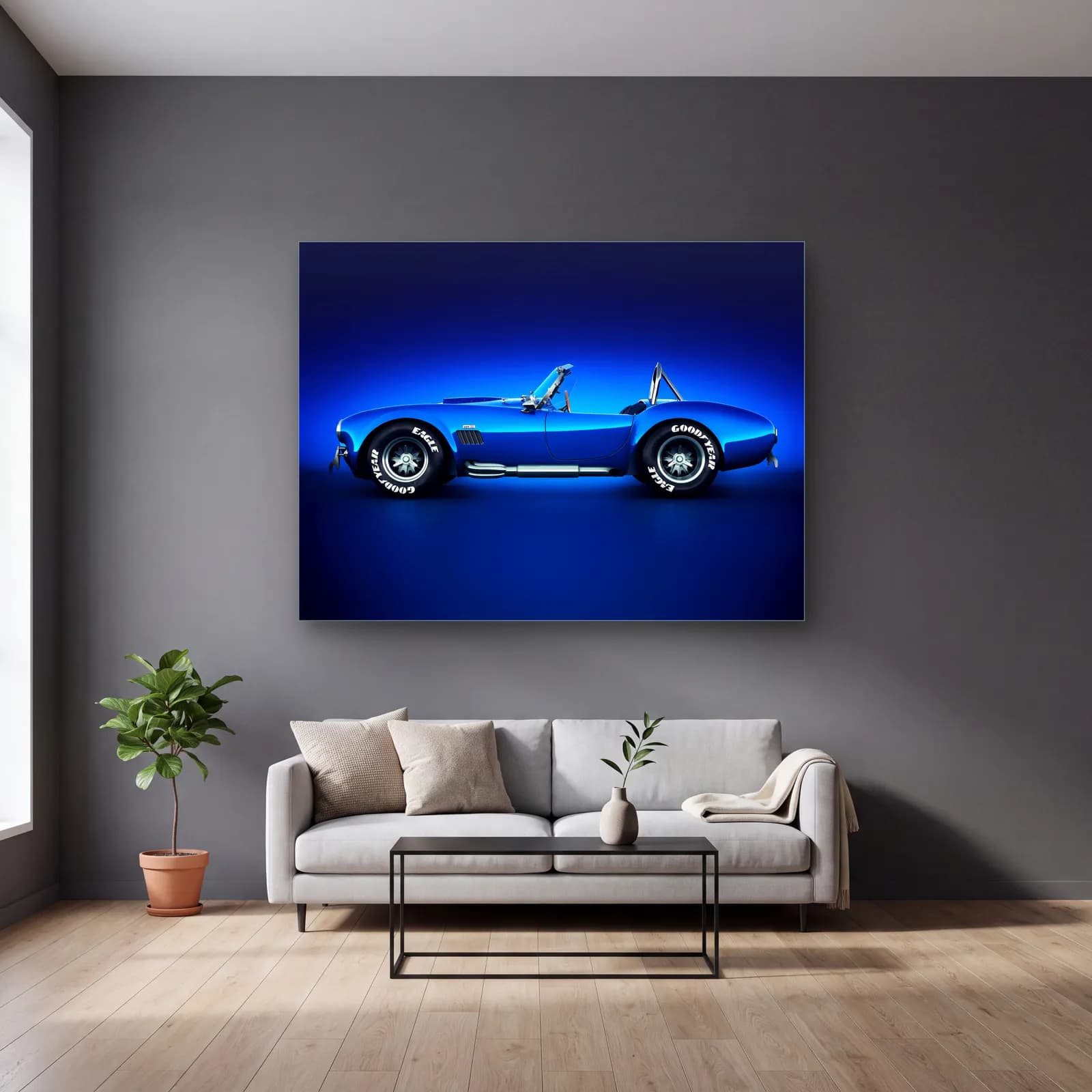 Mavi Shelby Cobra cam tablo — gri duvarlı salonda