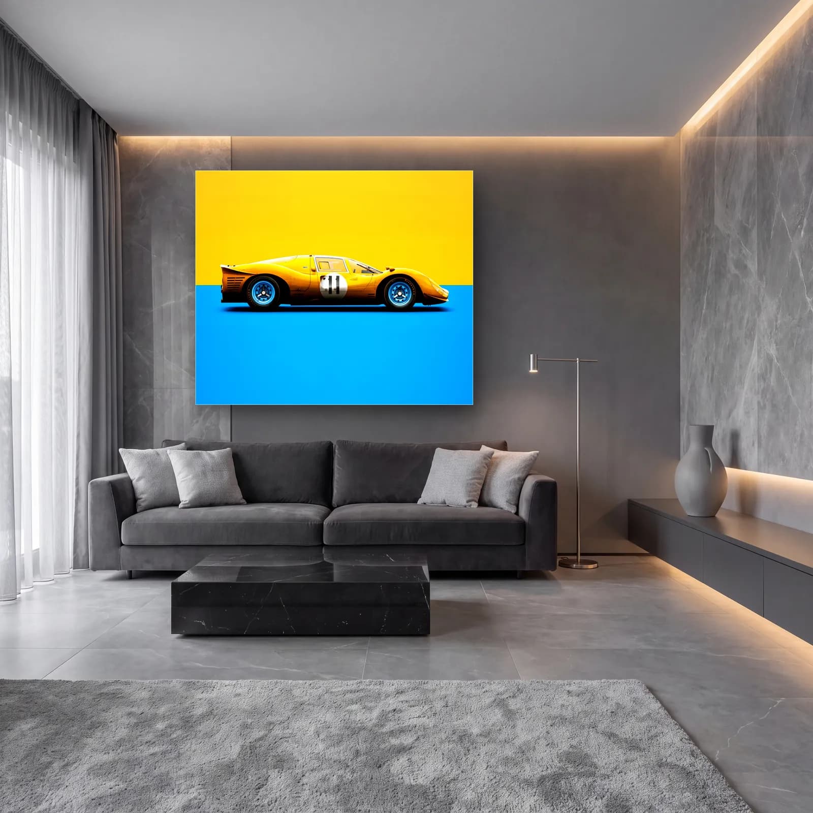 Sarı Ferrari 330 P4 cam tablo — lüks salon duvarında