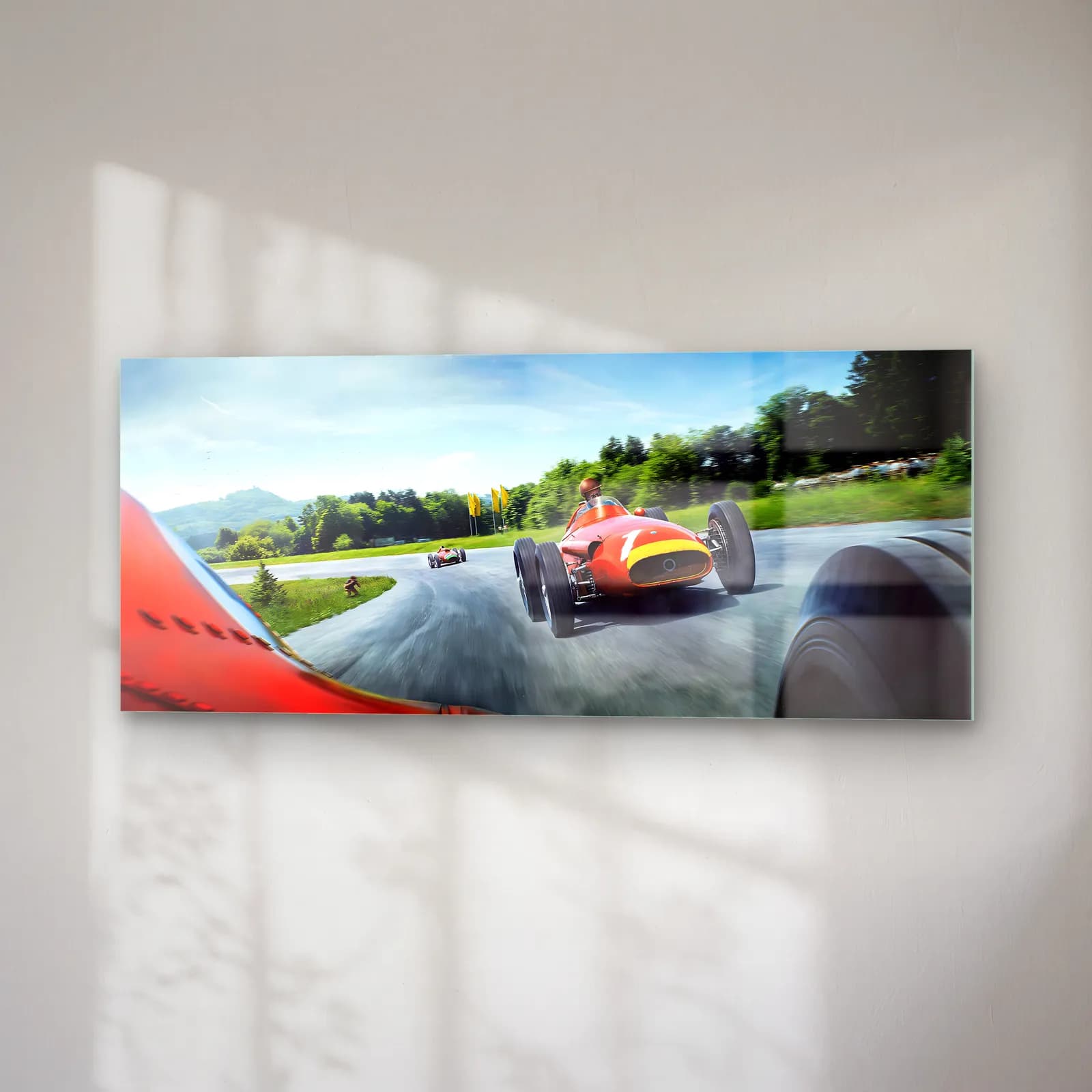 Virajda Kırmızı Klasik Ferrari cam tablo — sağ açıdan görünüm