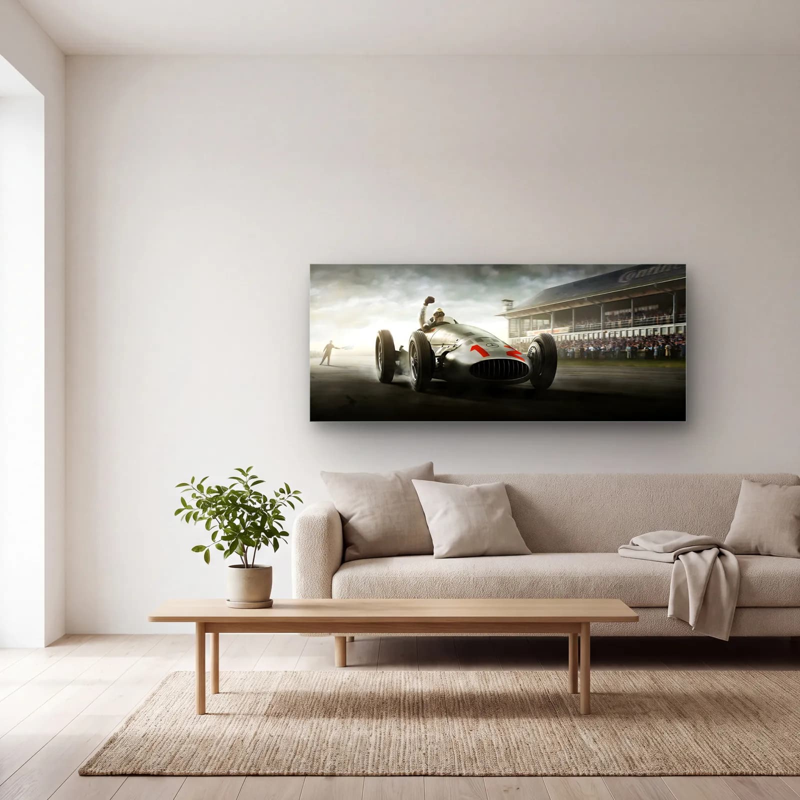 Tribün Önünde Mercedes W196 cam tablo — açık renk salonda