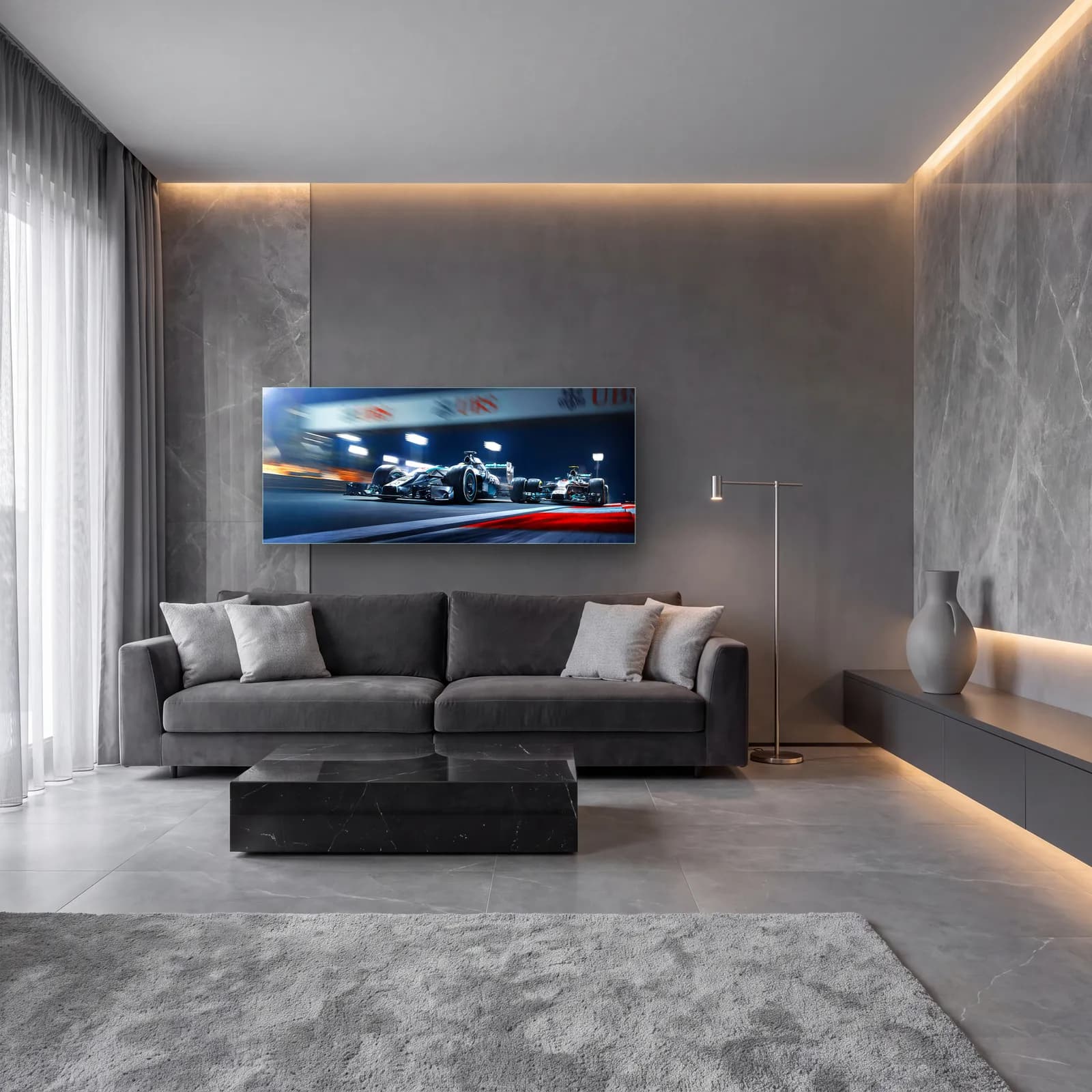 Gece Yarışında Mercedes F1 cam tablo — lüks salon duvarında