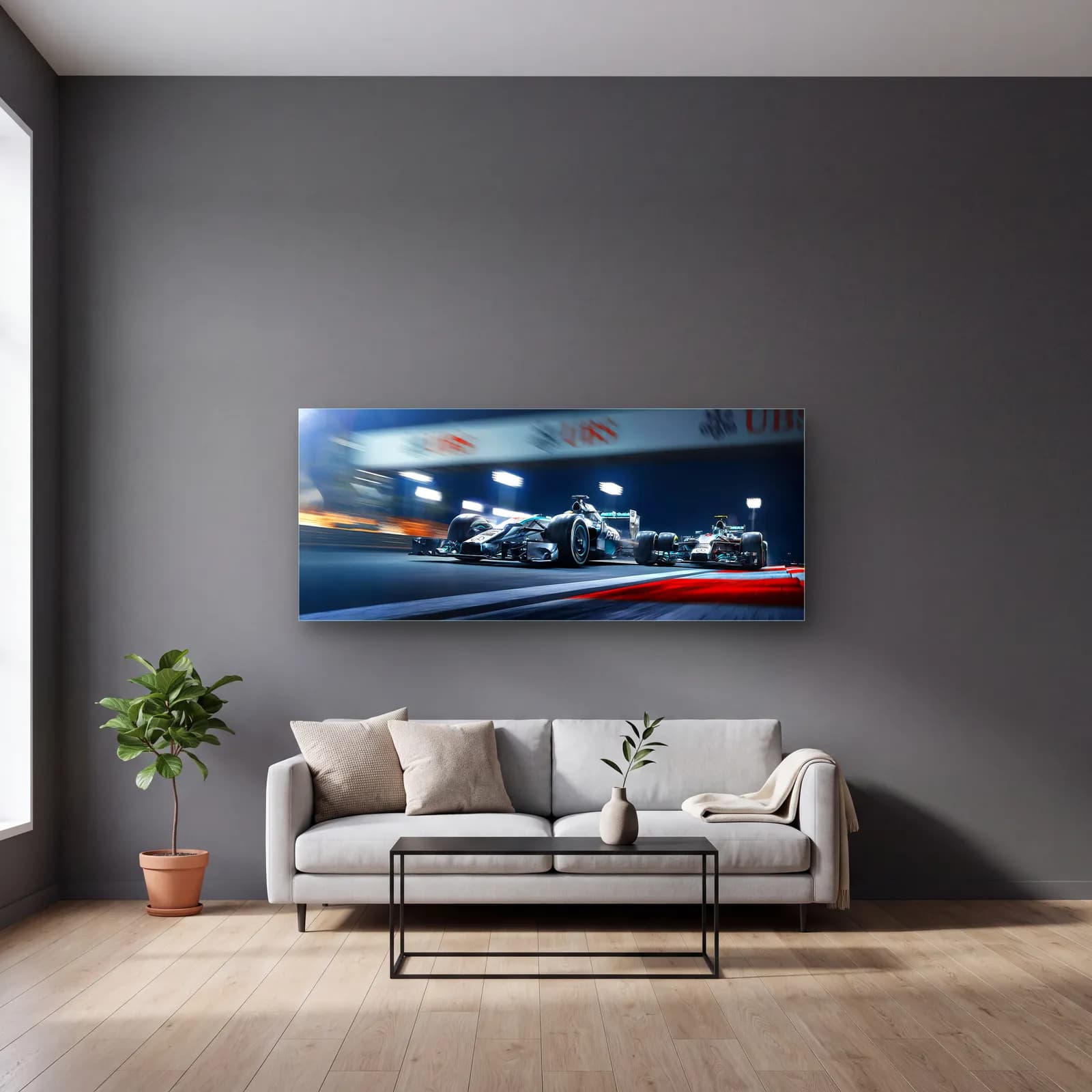 Gece Yarışında Mercedes F1 cam tablo — gri duvarlı salonda