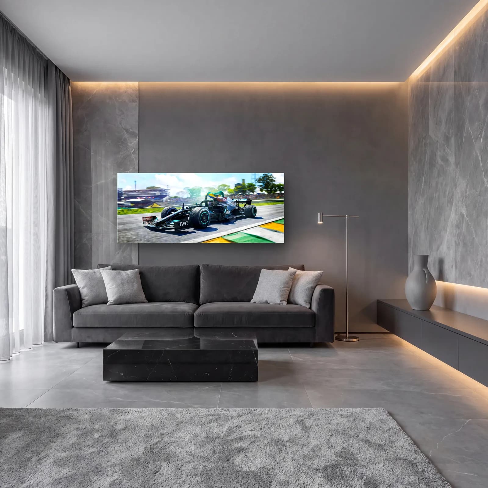Interlagos Pistinde Mercedes F1 cam tablo — lüks salon duvarında