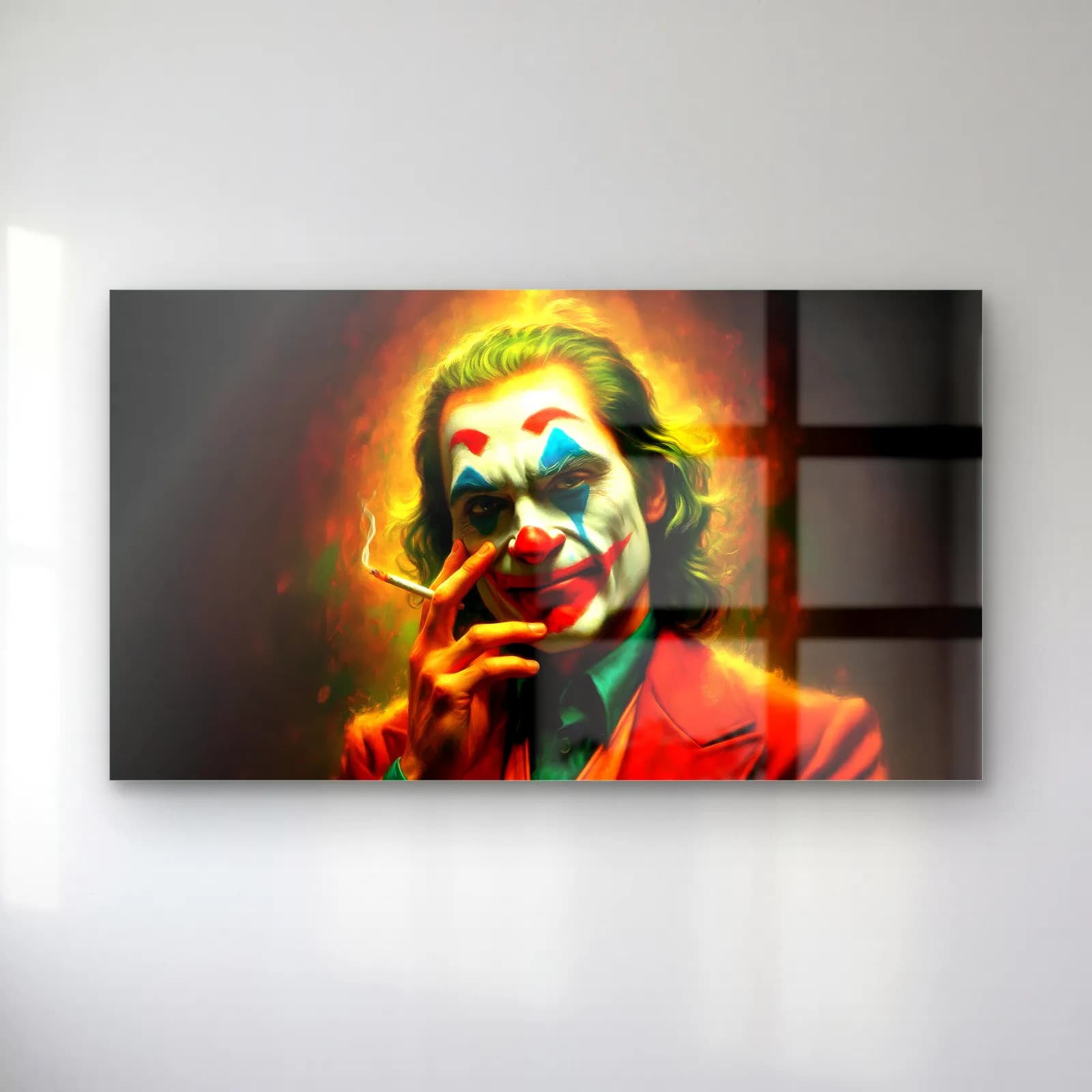Joker Sigara Molası cam tablo — Turuncu ışıklı fonda kırmızı ceketli, palyaço makyajlı sigara içen Joker