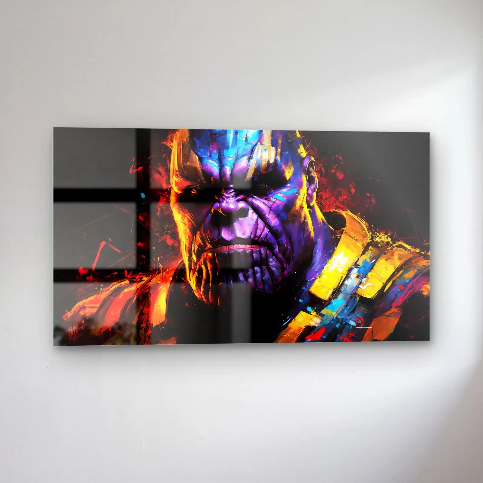 Thanos Renkli Portre cam tablo — sol açıdan görünüm