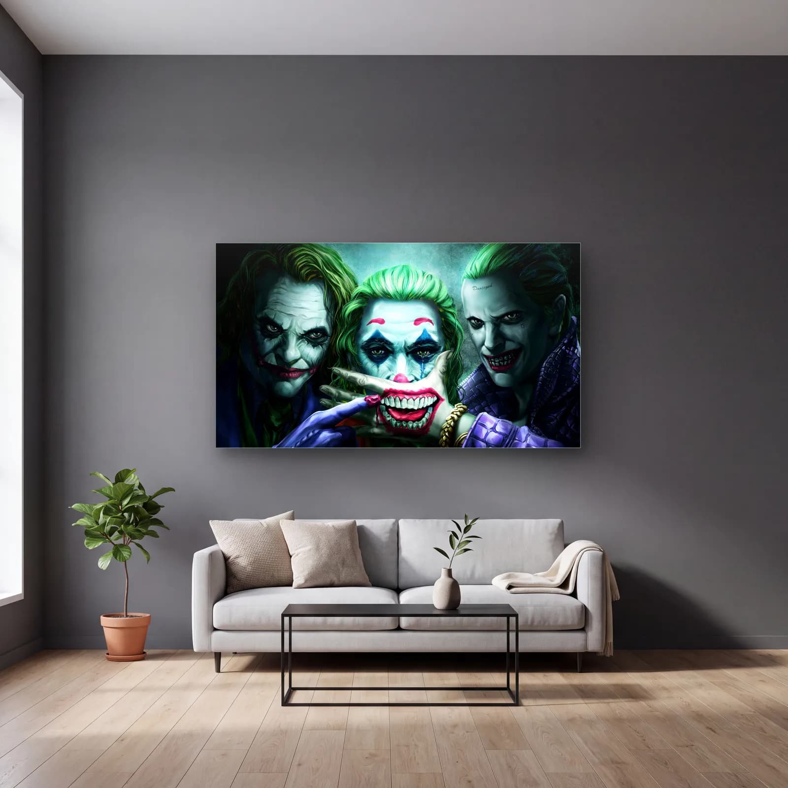 Üç Joker Portresi cam tablo — gri duvarlı salonda
