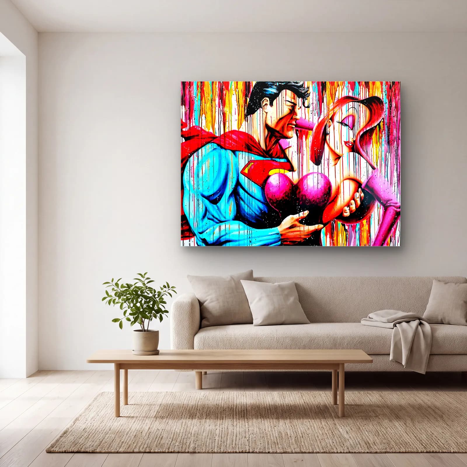 Superman ve Jessica Rabbit cam tablo — açık renk salonda