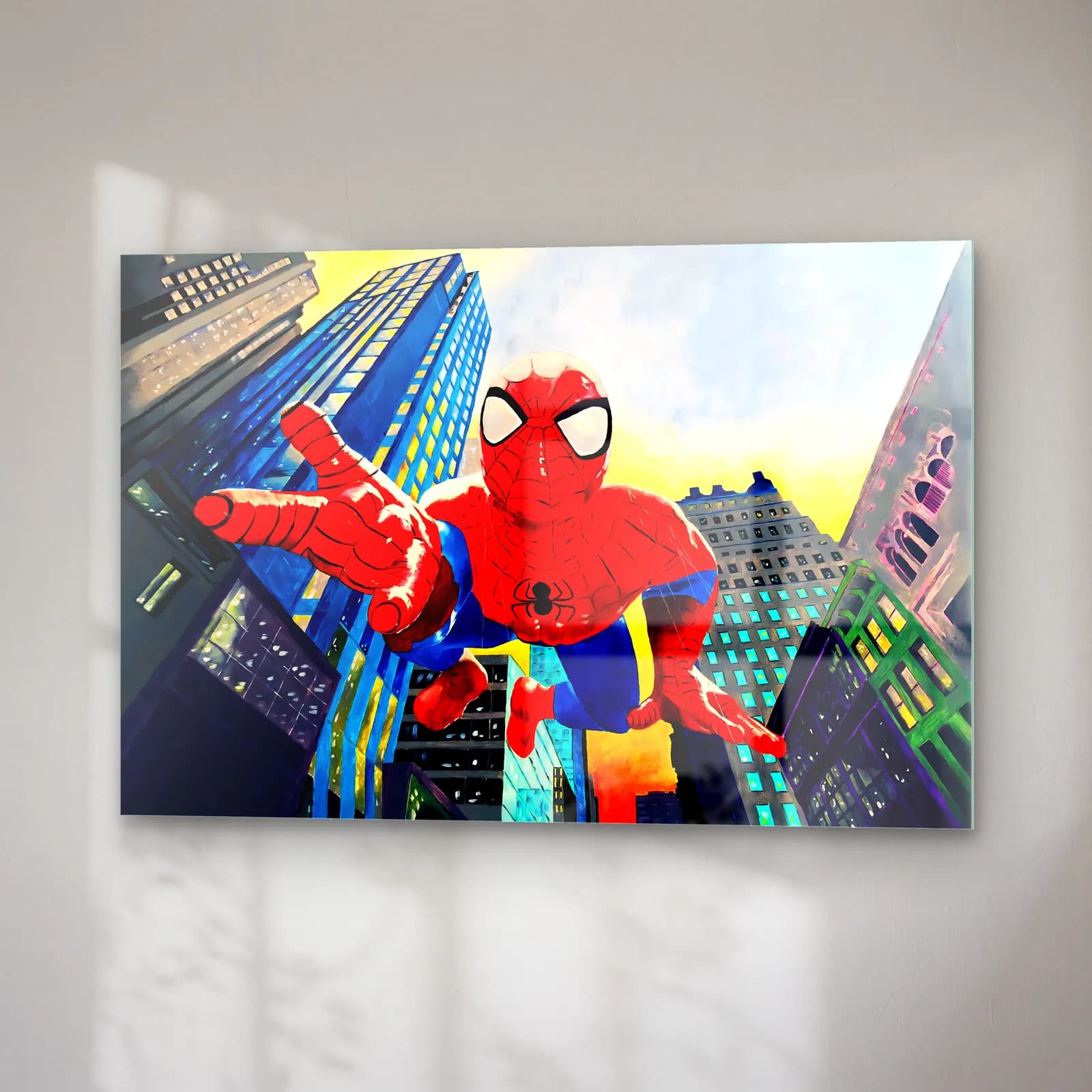 Çizgi Spider-Man Şehirde cam tablo — sağ açıdan görünüm