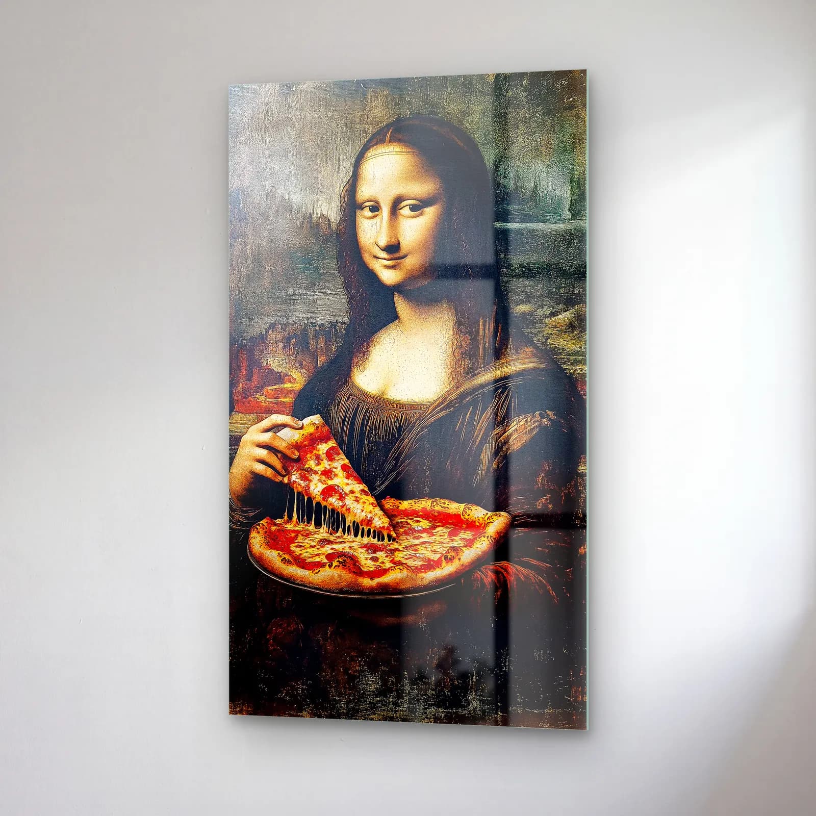 Pizzalı Mona Lisa cam tablo — sağ açıdan görünüm