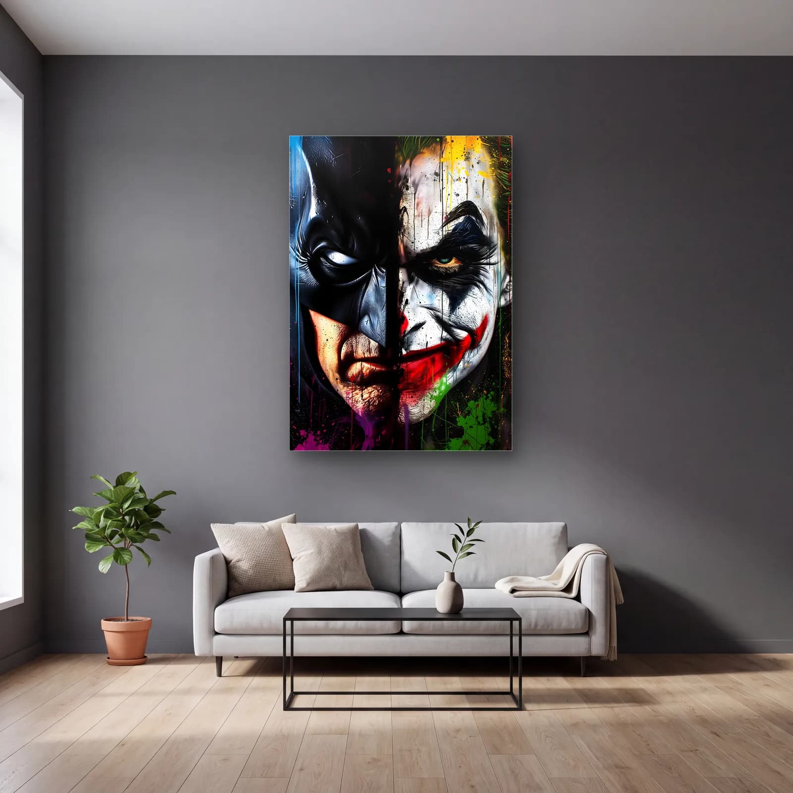 Batman ve Joker Karanlık Yarım Yüz cam tablo — gri duvarlı salonda
