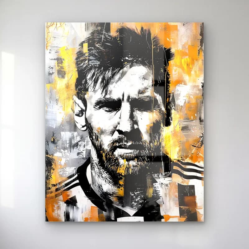 Lionel Messi Grafiti Portre cam tablo — Sakallı Lionel Messi siyah beyaz portresi, turuncu ve gri fırça darbeleri