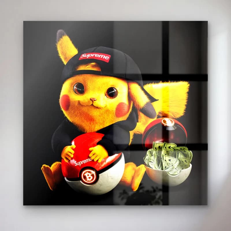 Supreme Şapkalı 3D Pikachu cam tablo — Siyah şapkalı 3D Pikachu, Supreme desenli pokeball ve dolar destesiyle