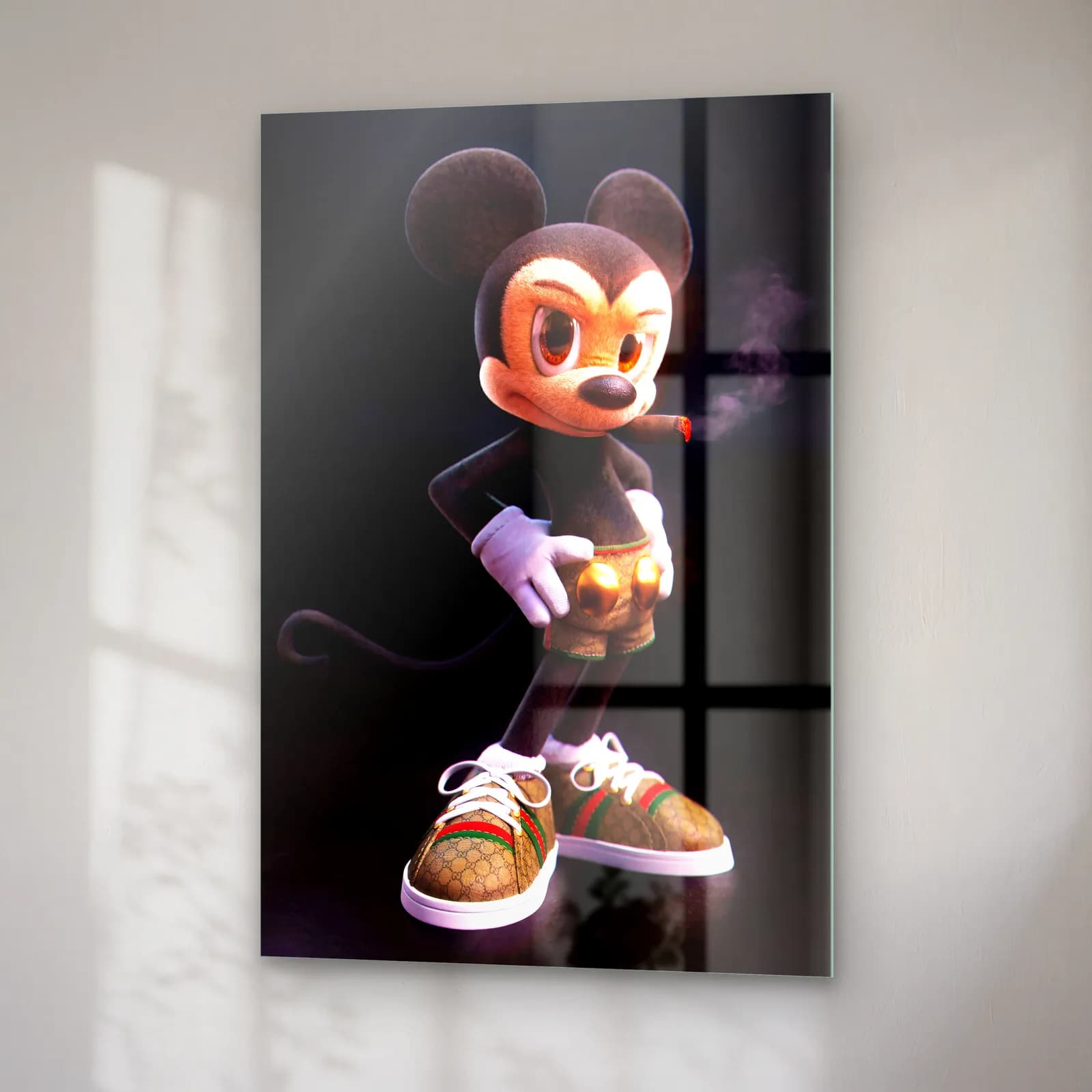 Gucci Sneakerlı Puro İçen Mickey cam tablo — sağ açıdan görünüm