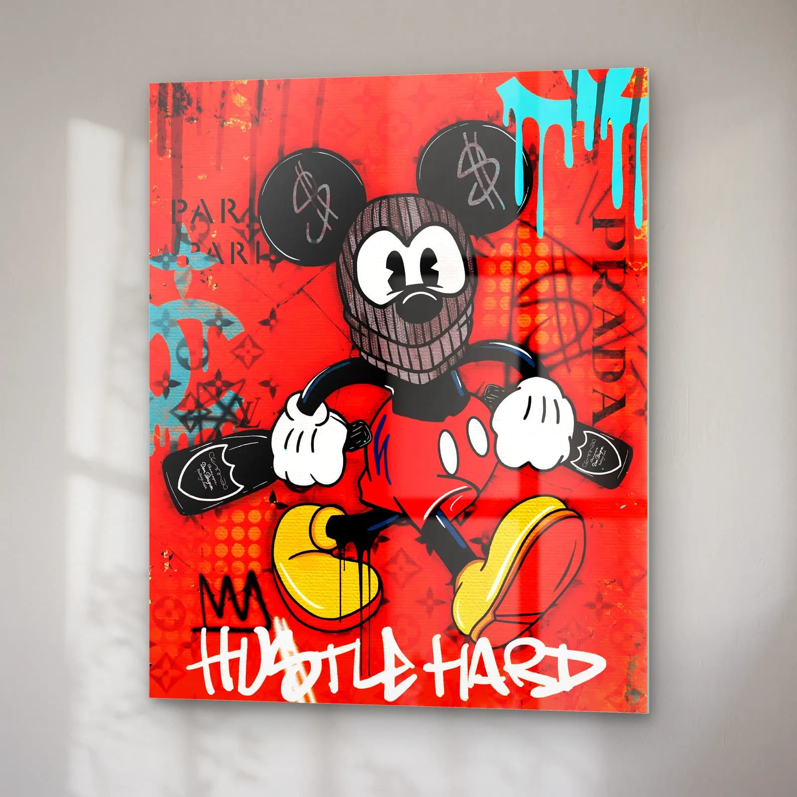 Hustle Hard Maskeli Mickey cam tablo — sağ açıdan görünüm