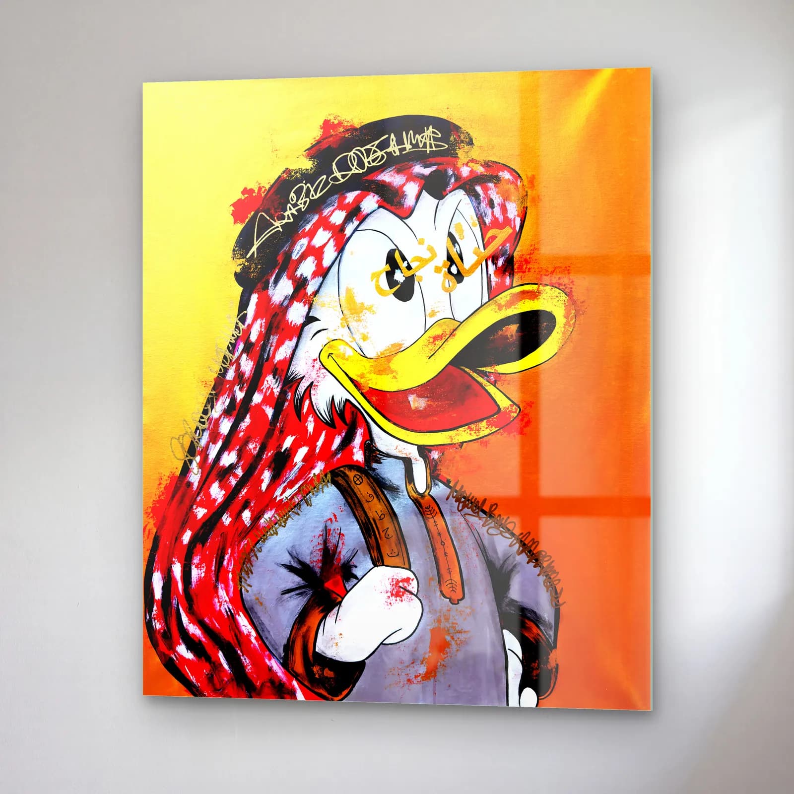 Puşili Donald Duck Portresi cam tablo — sağ açıdan görünüm