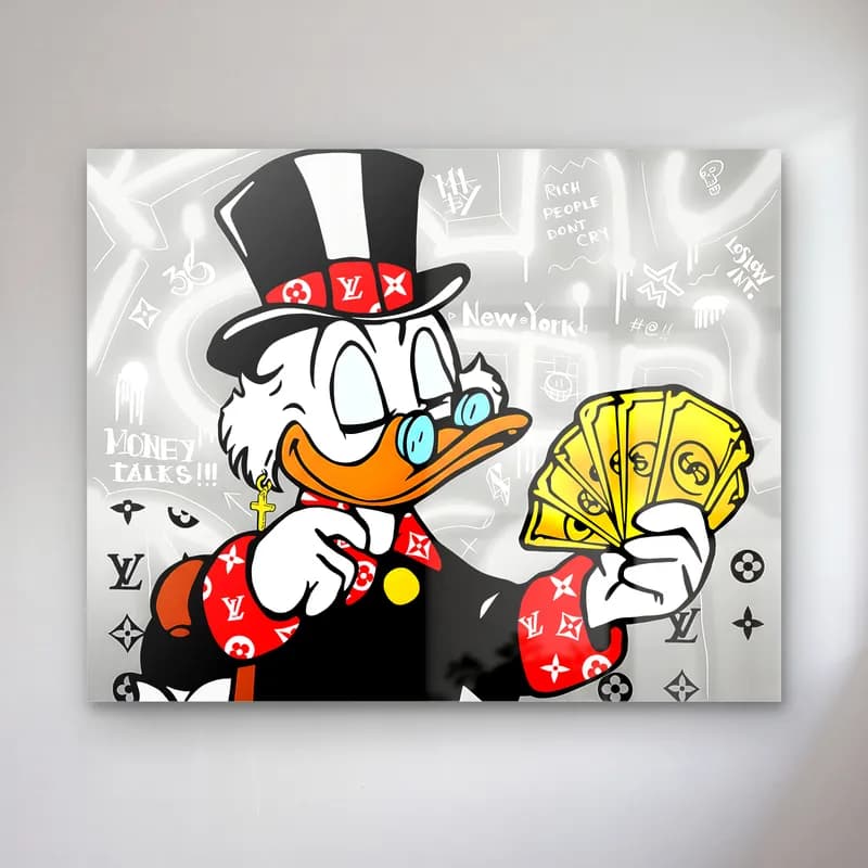 Money Talks Scrooge McDuck cam tablo — Silindir şapkalı Scrooge McDuck elinde sarı banknotlarla gri grafiti fonda