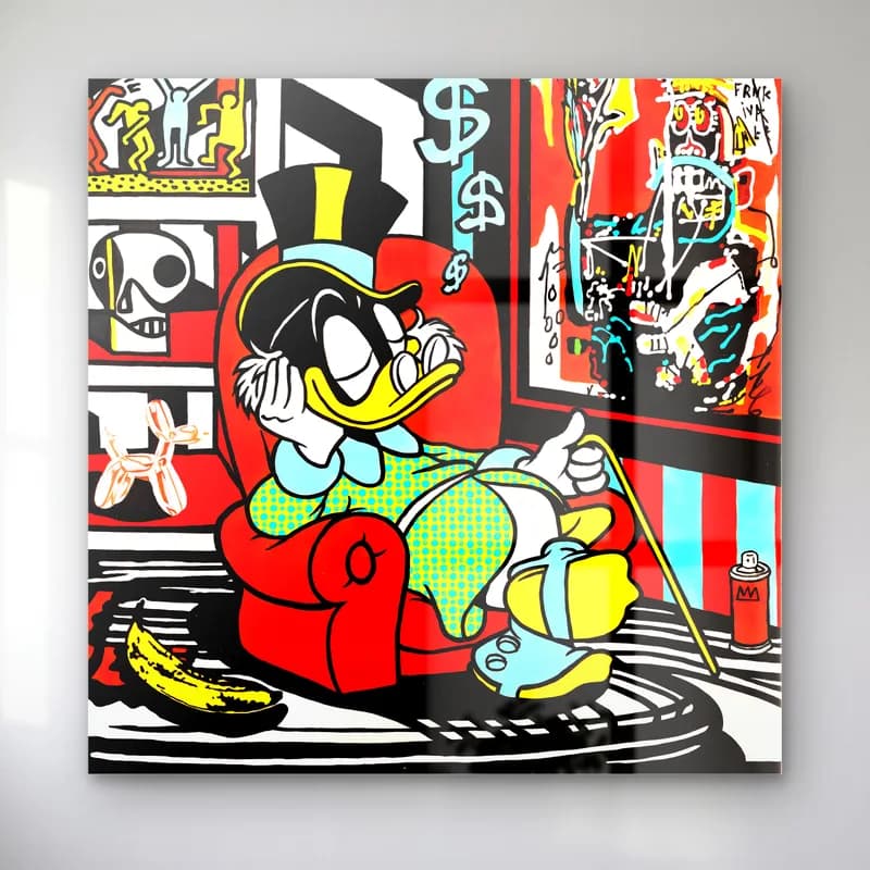 Koltukta Scrooge McDuck Pop Art cam tablo — Kırmızı koltukta uzanan Scrooge McDuck, grafiti ve pop art motifli fon