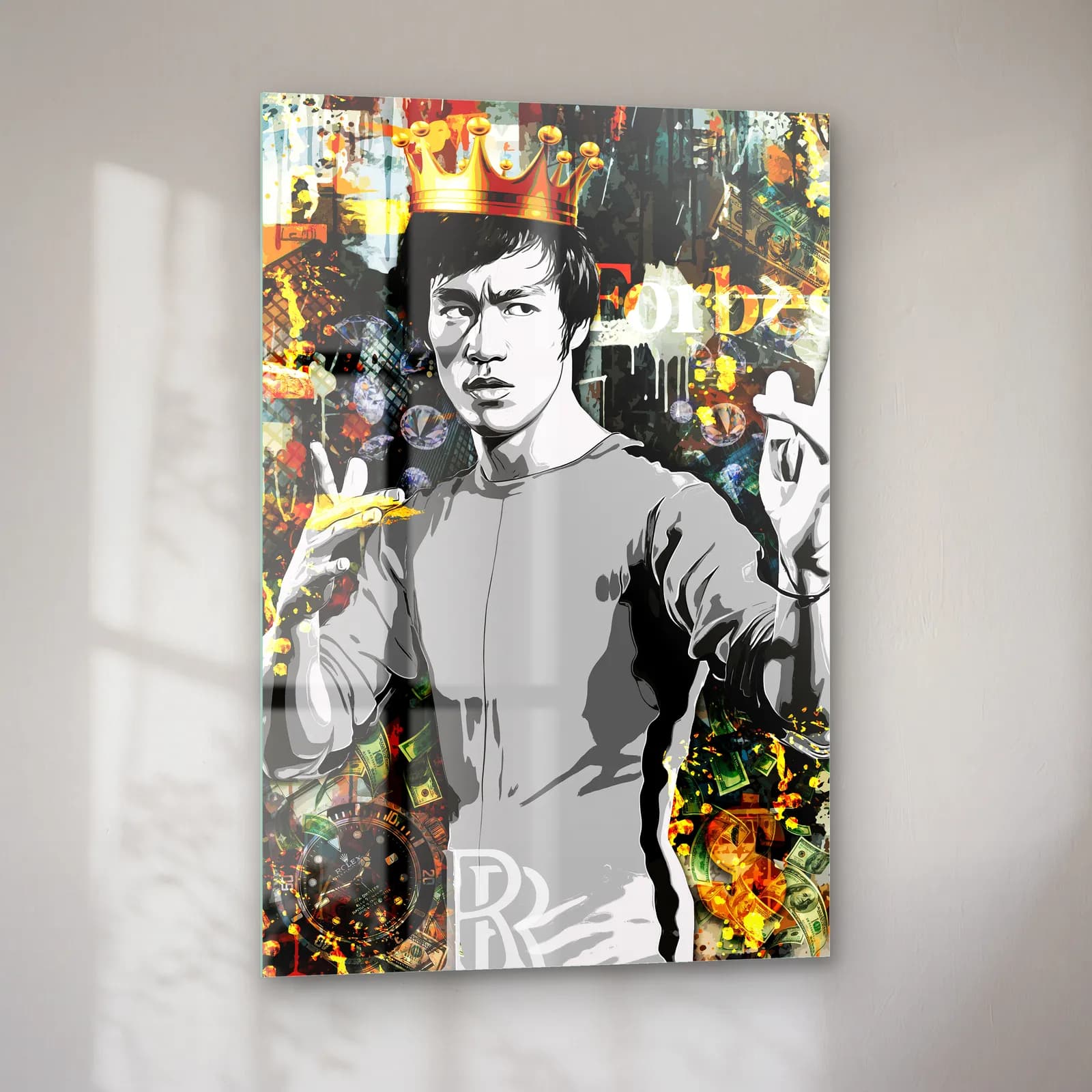 Taçlı Bruce Lee Kolaj cam tablo — sol açıdan görünüm