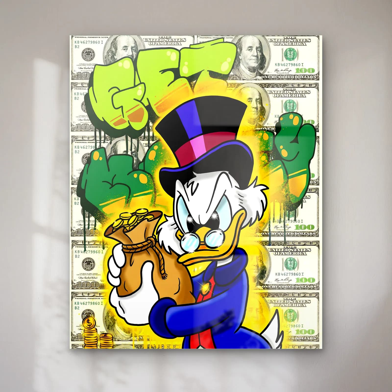 Get Money Scrooge Yeşil cam tablo — Dolar fonda para kesesi tutan Scrooge McDuck ve yeşil tonlu Get Money yazısı