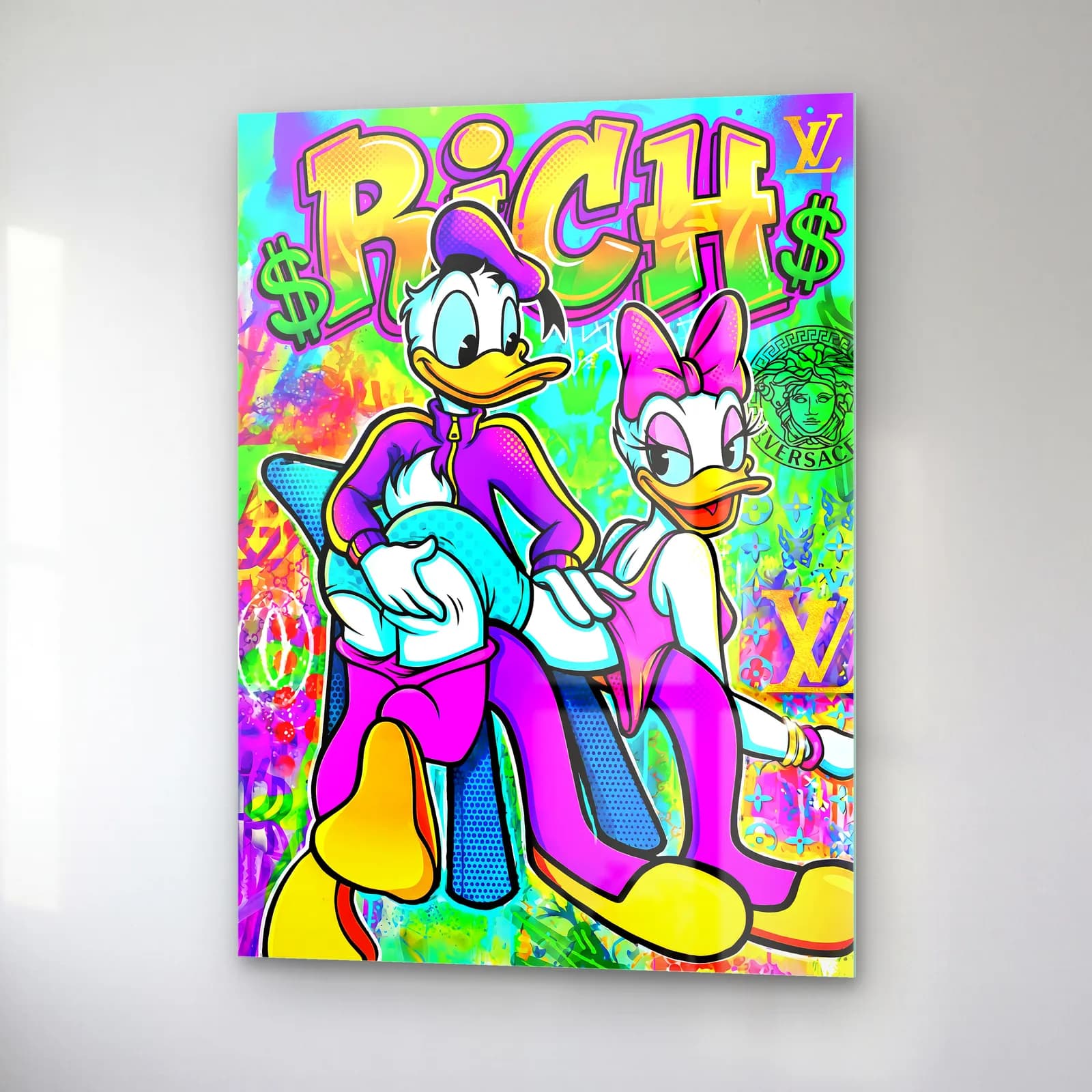 Rich Donald ve Daisy Duck cam tablo — sağ açıdan görünüm