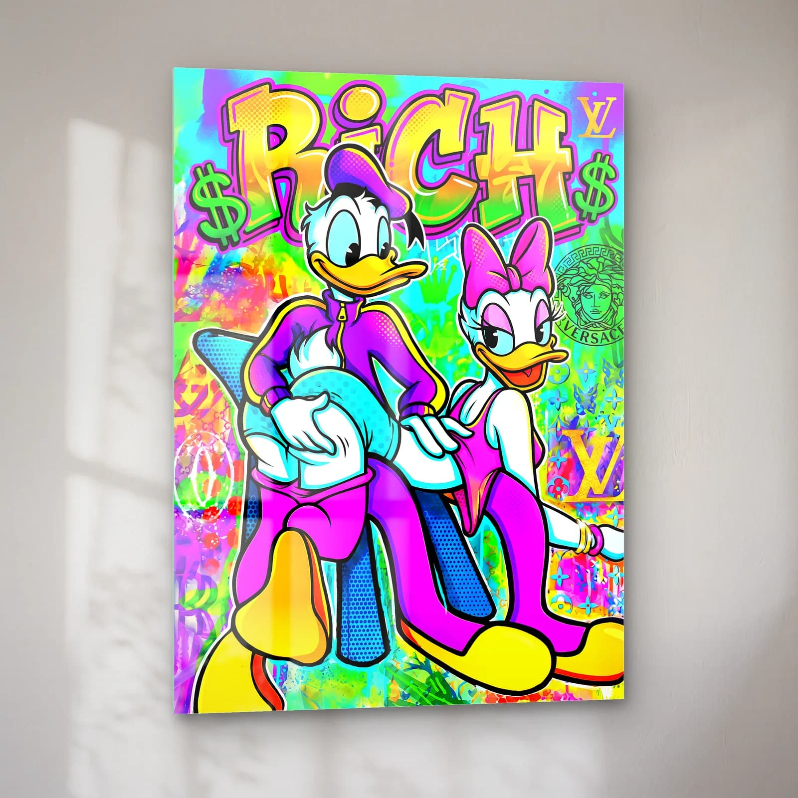 Rich Donald ve Daisy Duck cam tablo — sol açıdan görünüm