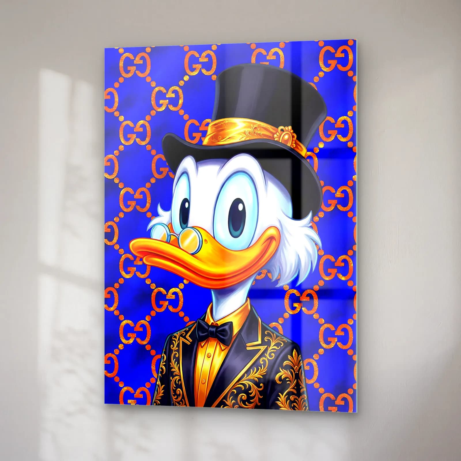 Gucci Desenli Scrooge McDuck cam tablo — sağ açıdan görünüm
