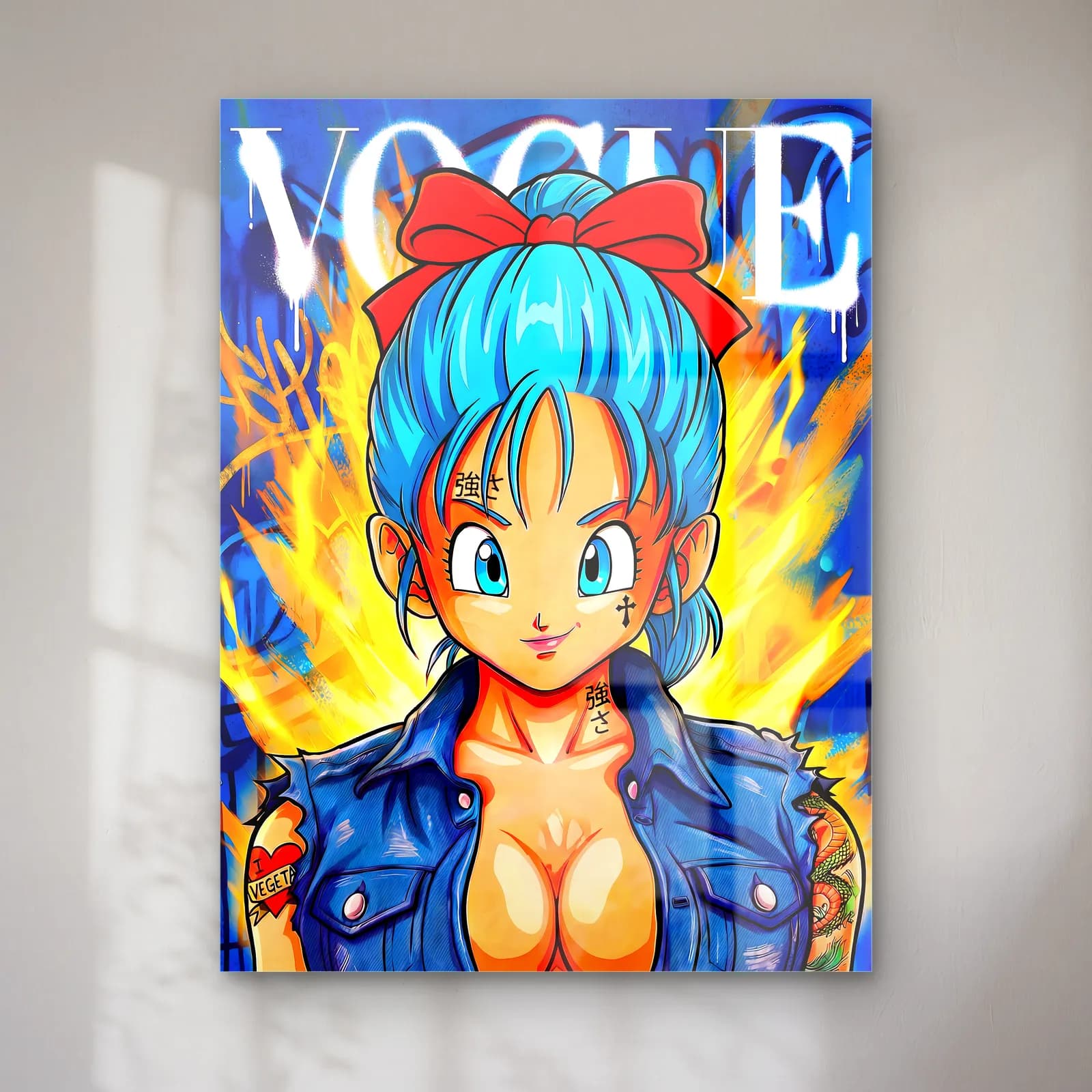 Vogue Kapağı Bulma cam tablo — Vogue yazılı mavi fonda kırmızı kurdeleli, mavi saçlı ve kot ceketli Bulma