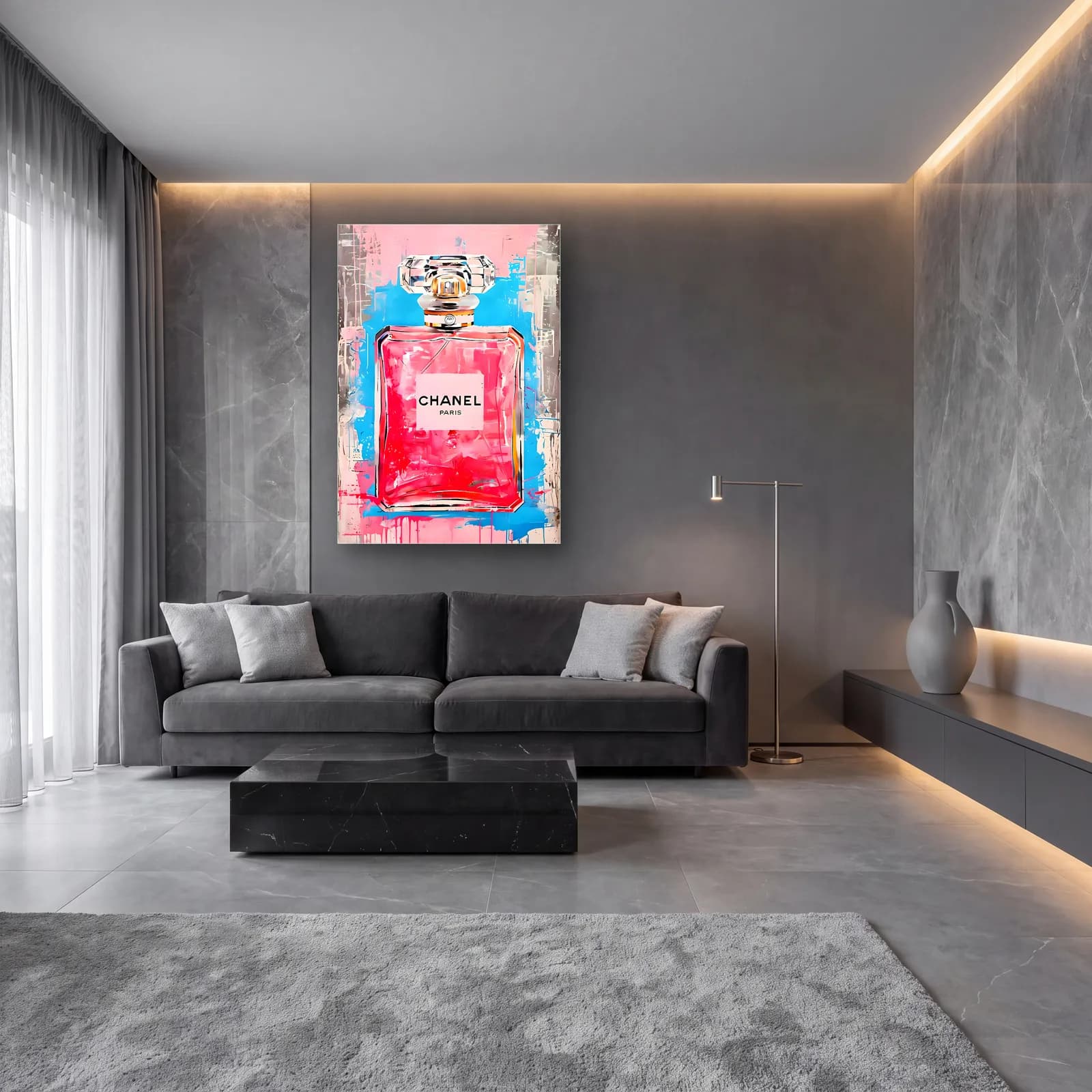 Pembe Chanel Parfüm Şişesi cam tablo — lüks salon duvarında