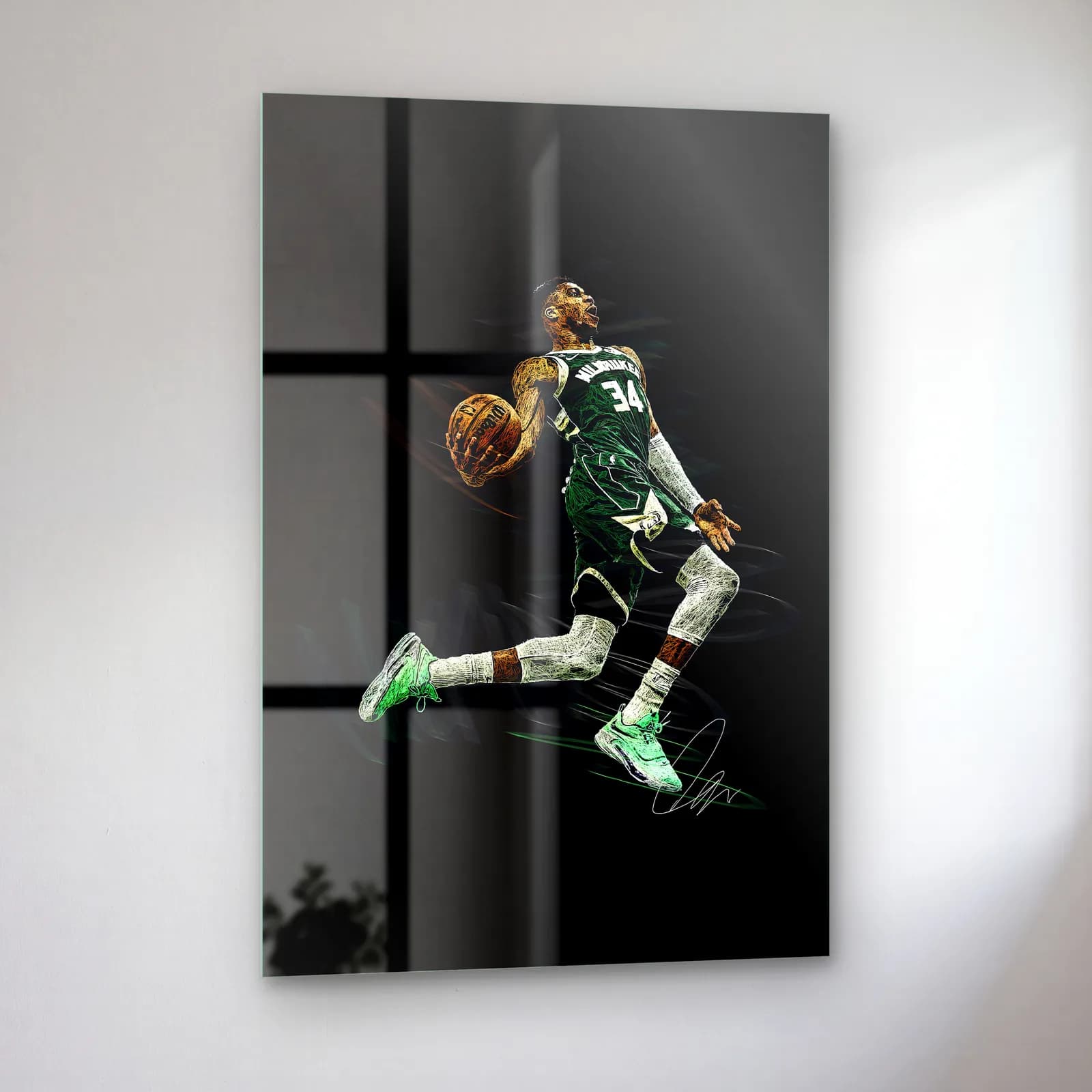 Giannis Antetokounmpo Smaç Anı cam tablo — sol açıdan görünüm