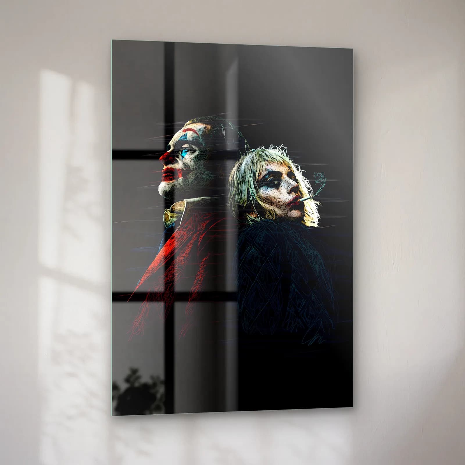 Joker ve Harley Quinn cam tablo — sol açıdan görünüm