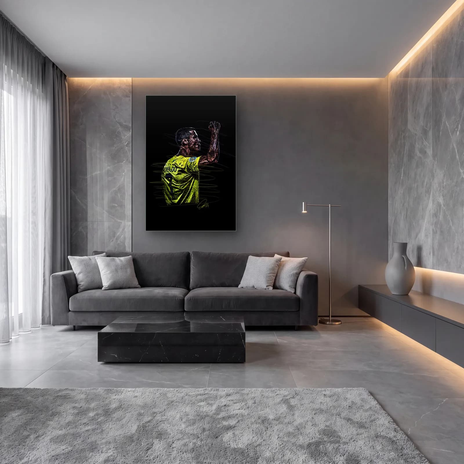 Sarı Formalı Cristiano Ronaldo cam tablo — lüks salon duvarında