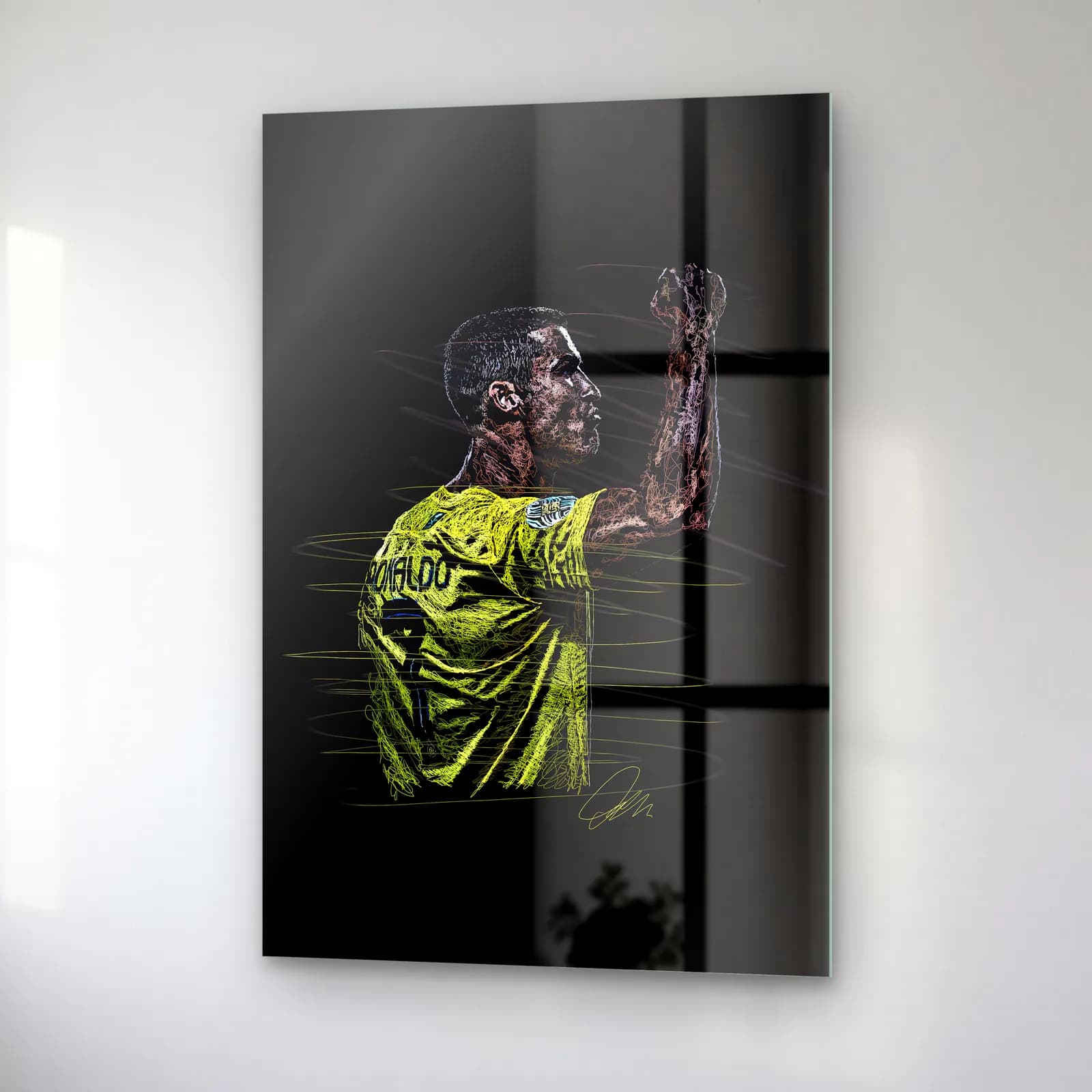 Sarı Formalı Cristiano Ronaldo cam tablo — sağ açıdan görünüm