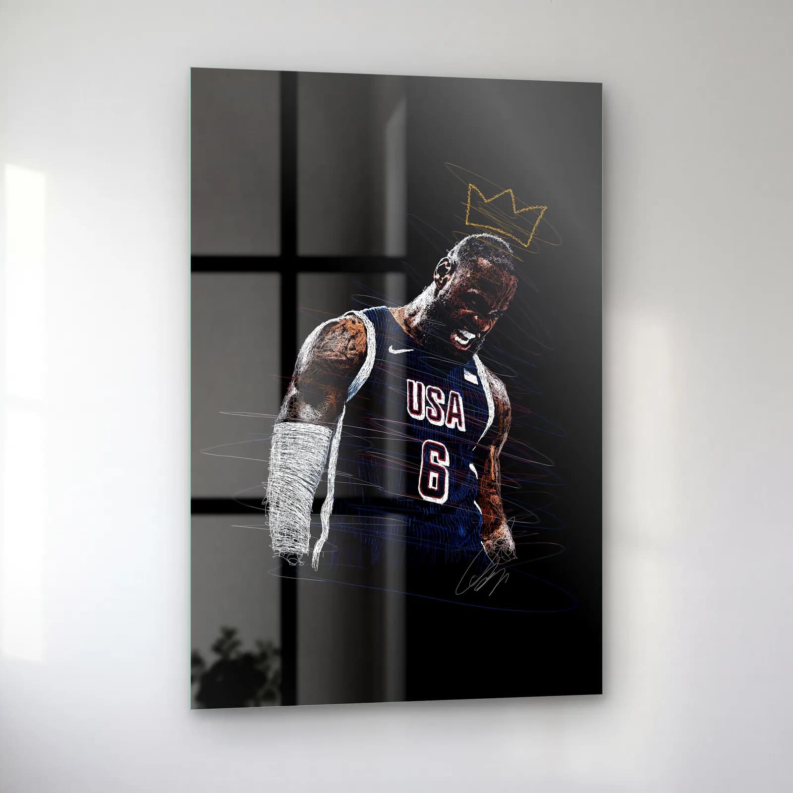 Taçlı LeBron James USA cam tablo — sol açıdan görünüm