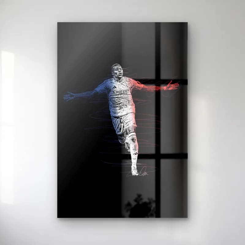 Fransa Formalı Futbolcu Sevinci cam tablo — Siyah zeminde mavi beyaz kırmızı formalı futbolcunun kollarını açarak koştuğu çizim