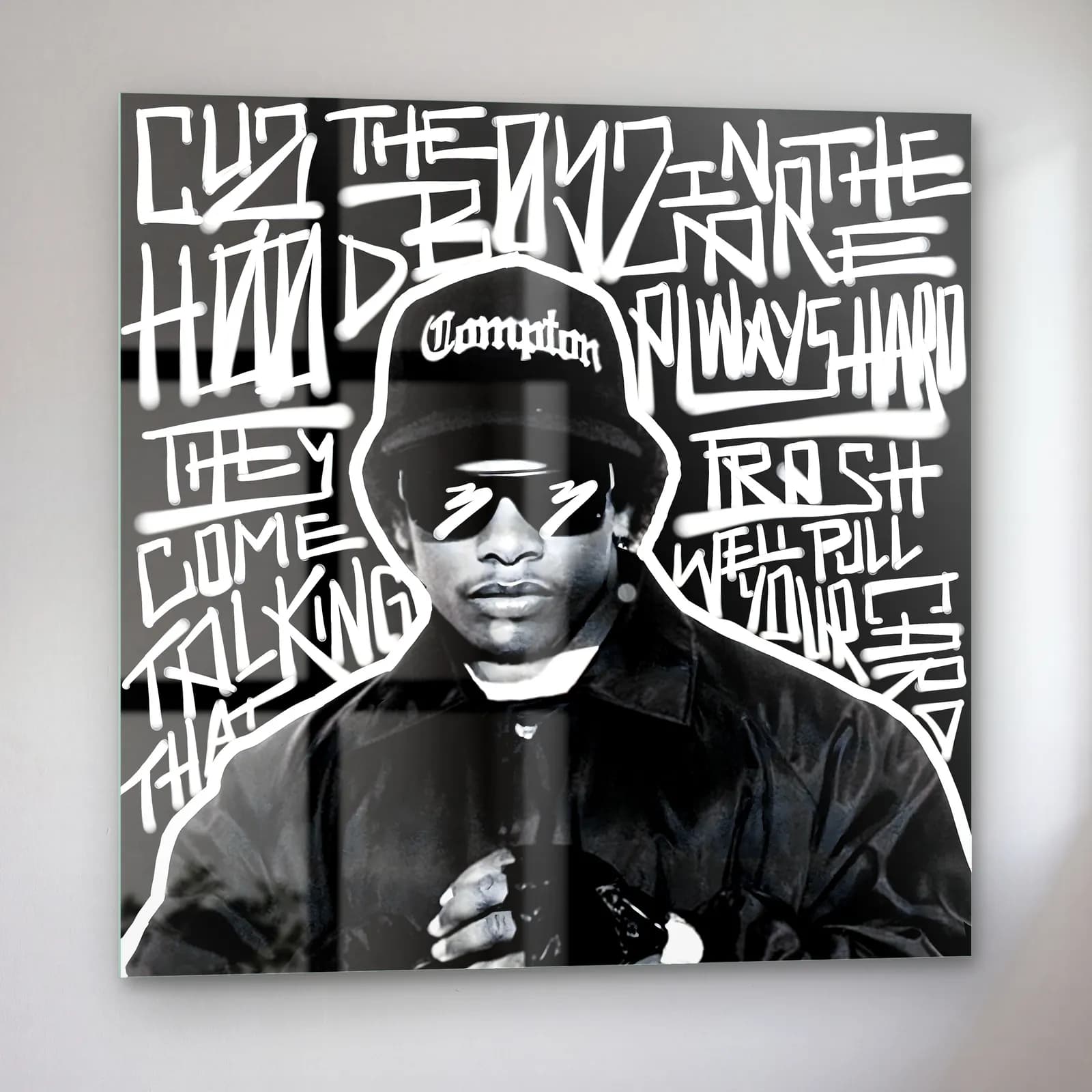 Eazy-E Compton Grafiti cam tablo — sol açıdan görünüm