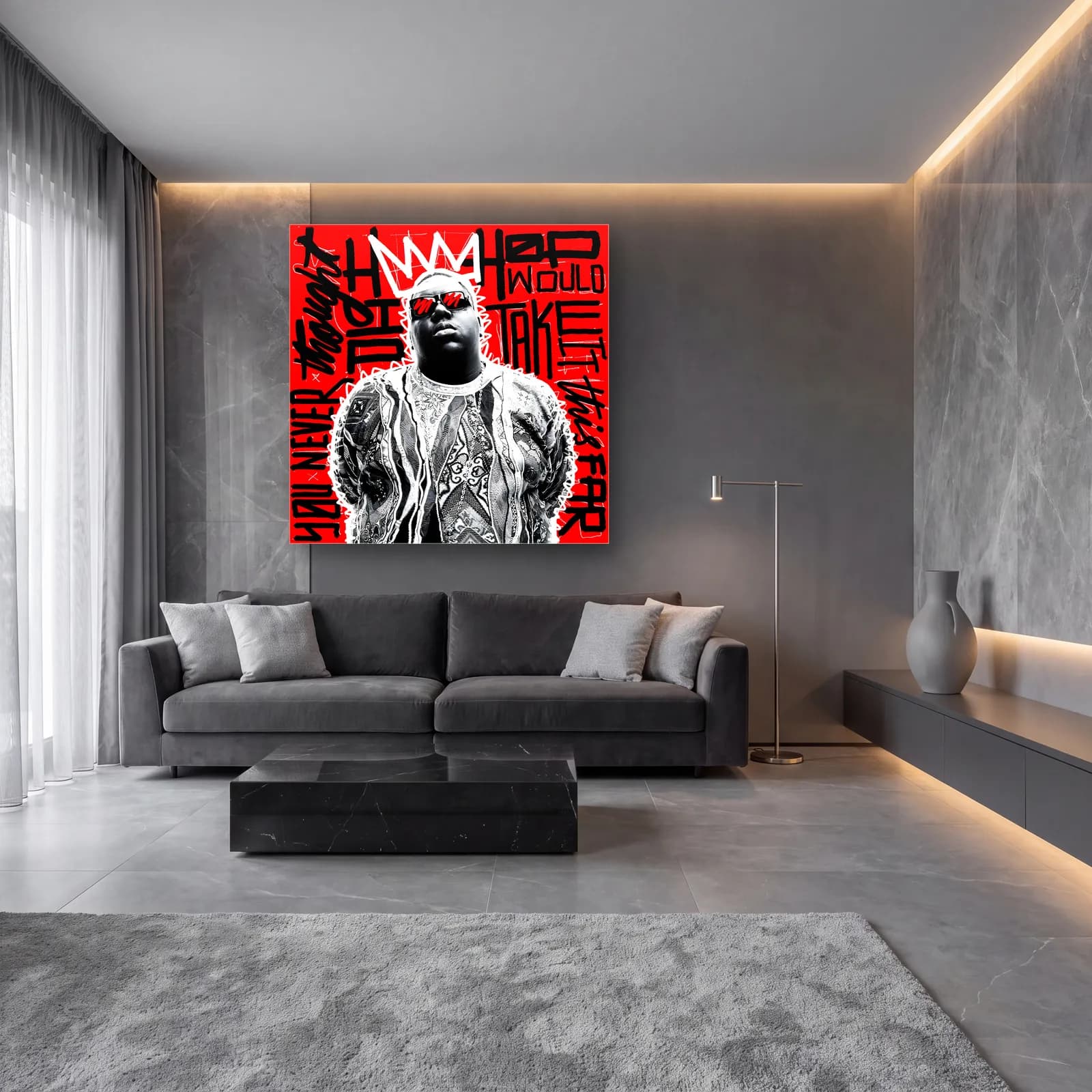Taçlı Notorious B.I.G. cam tablo — lüks salon duvarında