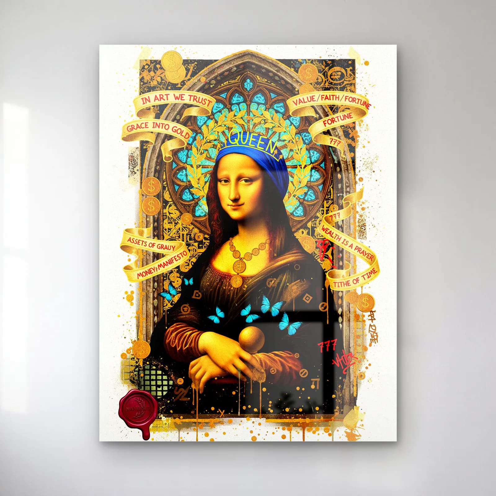 Kraliçe Mona Lisa cam tablo — Gotik kemer önünde taç ve kelebeklerle süslenmiş Mona Lisa