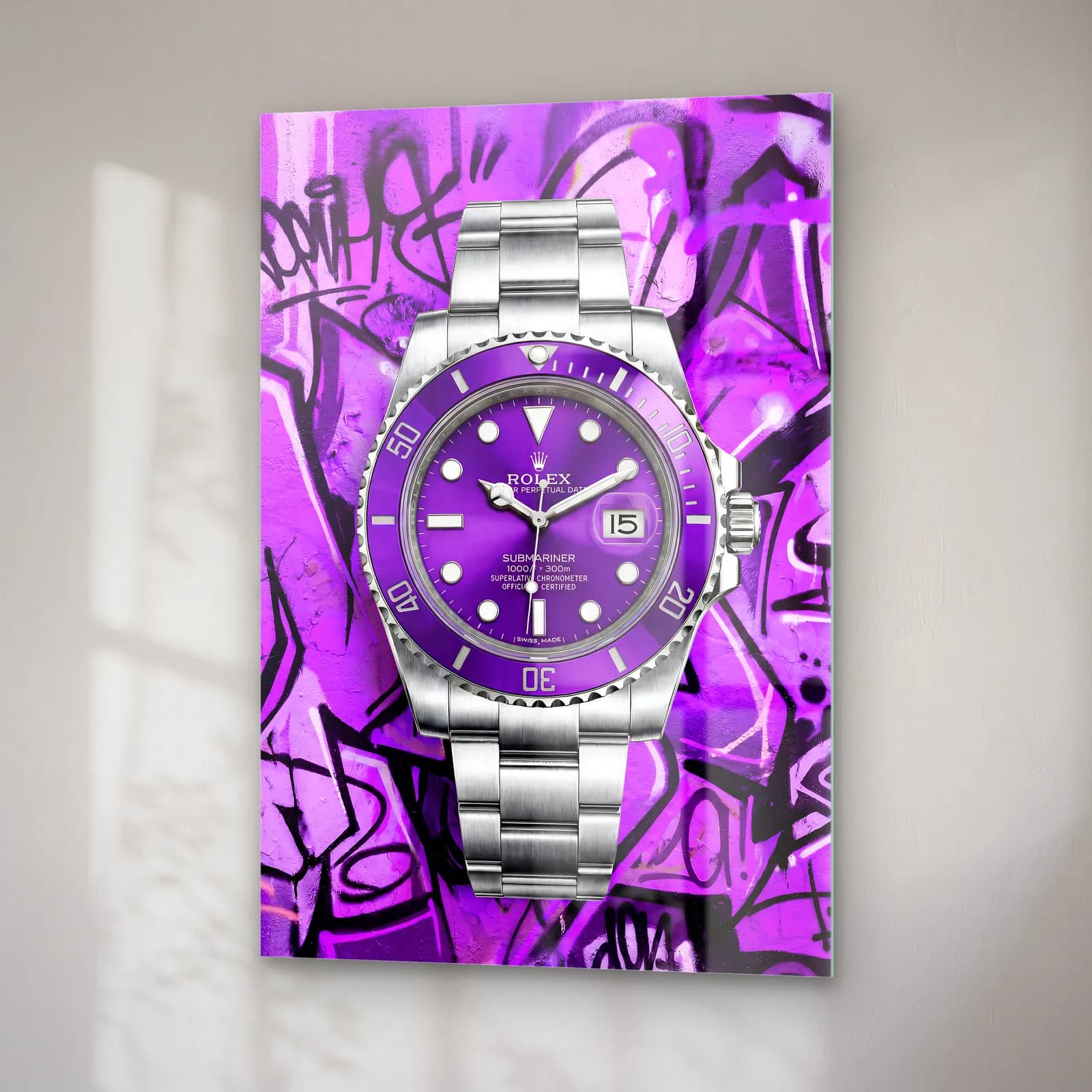 Mor Grafiti Rolex Submariner cam tablo — sağ açıdan görünüm