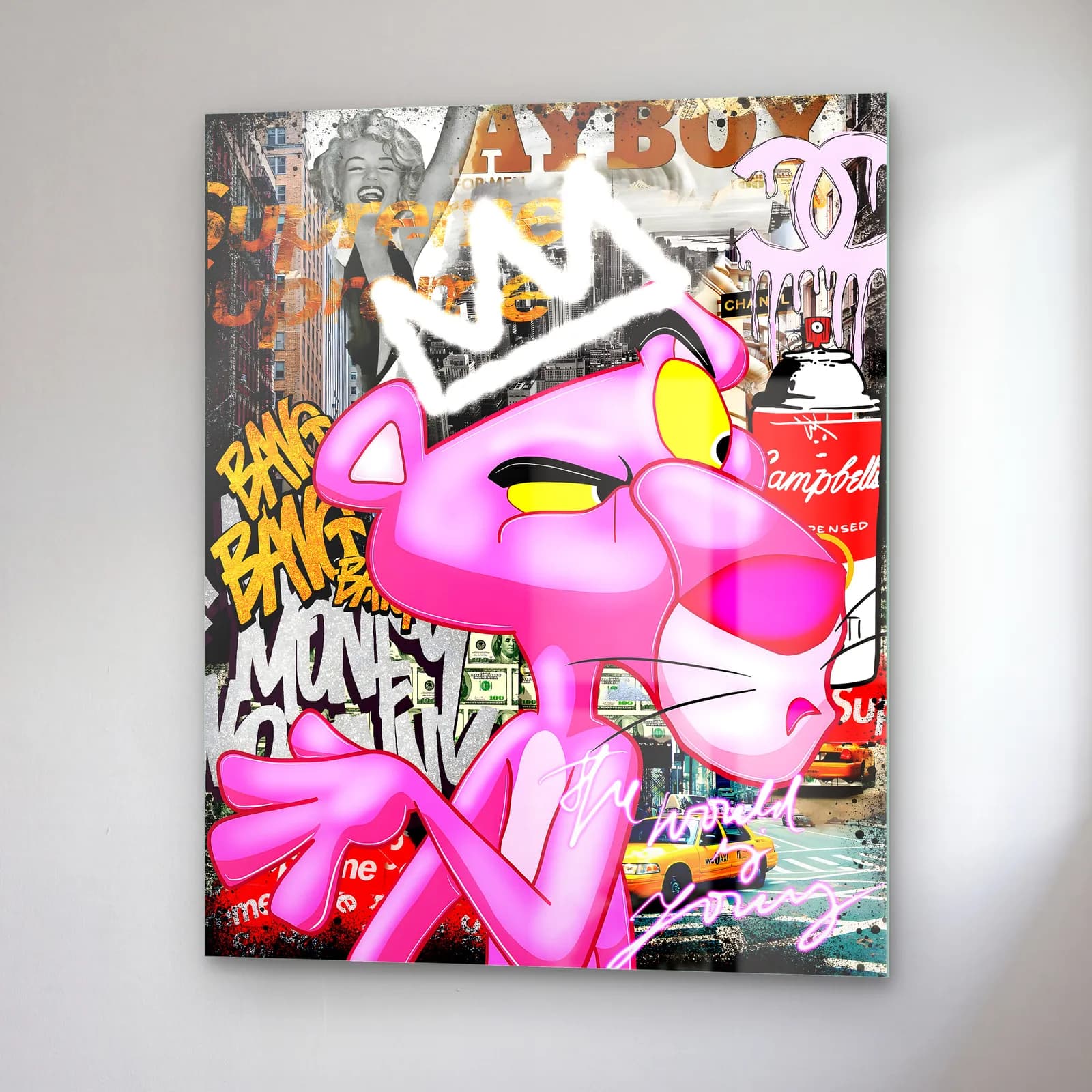 Taçlı Grafiti Pembe Panter cam tablo — sağ açıdan görünüm