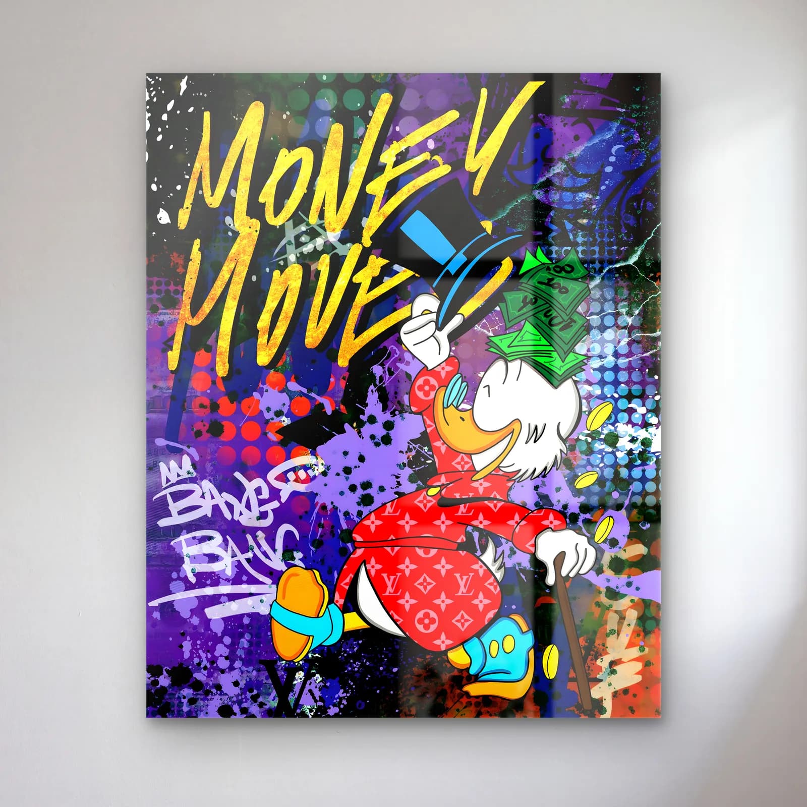 Money Moves Scrooge McDuck cam tablo — Mor grafiti zeminde Money Moves yazısı ve desenli ceketli Scrooge McDuck