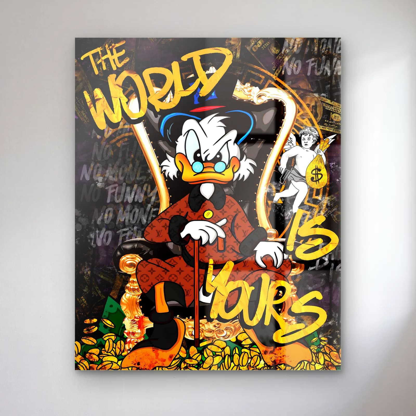 The World Is Yours Scrooge McDuck cam tablo — Koyu zeminde The World Is Yours yazısı altında oturan Scrooge McDuck